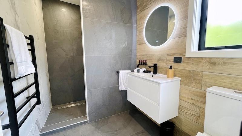 Ohope Villas With Spa,Sauna,Pool, Adults Only المظهر الخارجي الصورة